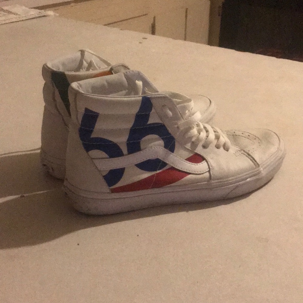 Custom vans - Picture 3 of 5